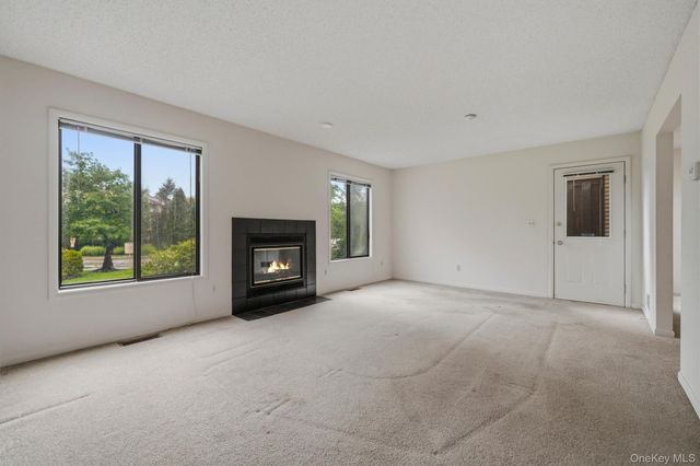 6 Ryan Court, Nanuet, NY 10954