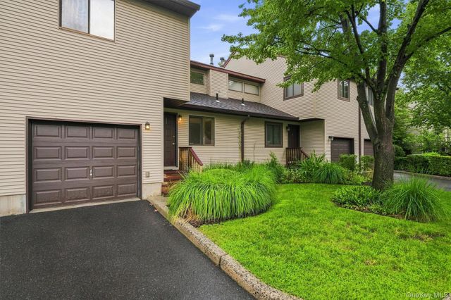 6 Ryan Court, Nanuet, NY 10954