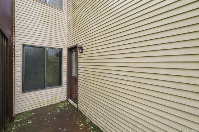 6 Ryan Court, Nanuet, NY 10954