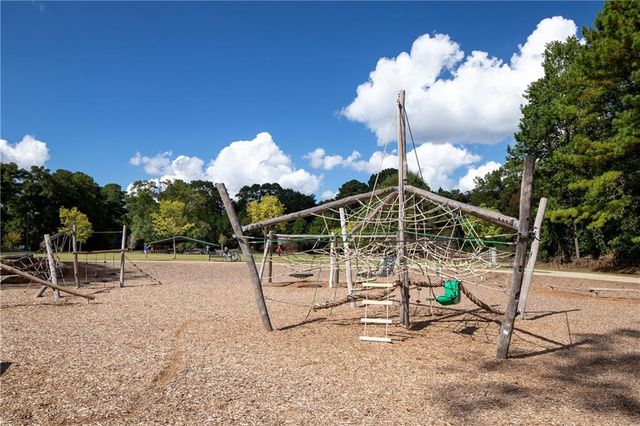 1176 Bluffhaven NE Way, Brookhaven, GA 30319