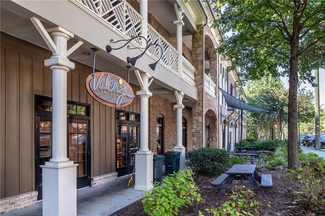 1176 Bluffhaven NE Way, Brookhaven, GA 30319