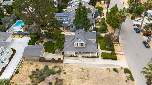 711 Chestnut, Redlands, CA 92373