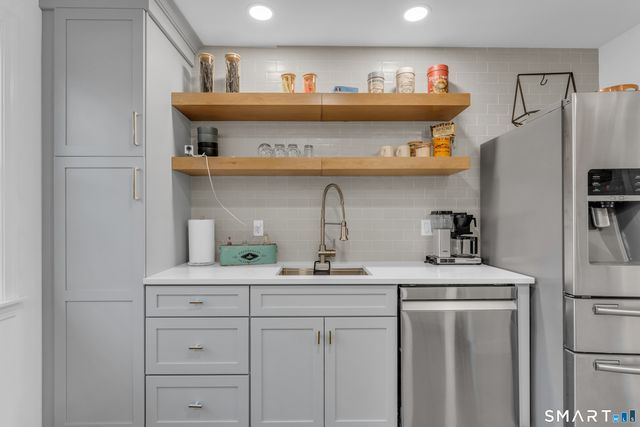 1 Beamon Meadow Place, Old Saybrook, CT 06475