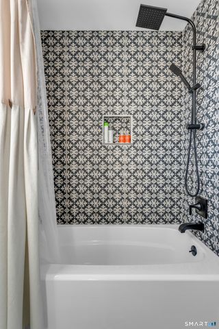 1 Beamon Meadow Place, Old Saybrook, CT 06475