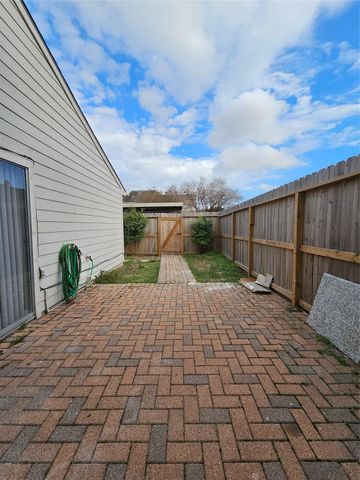 7887 Kendalia Drive, Houston, TX 77036