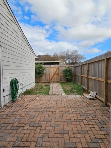 7887 Kendalia Drive, Houston, TX 77036