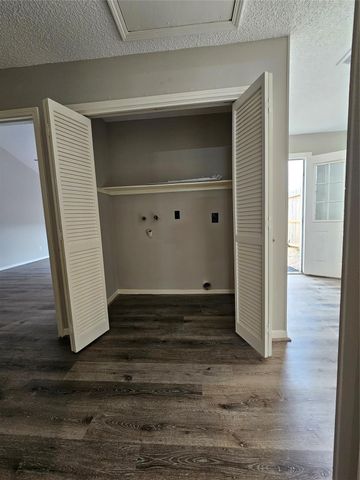 7887 Kendalia Drive, Houston, TX 77036