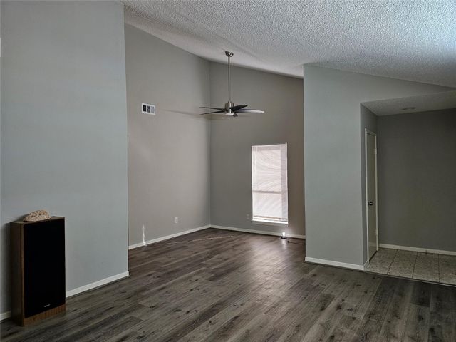 7887 Kendalia Drive, Houston, TX 77036