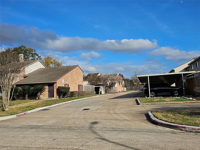 7887 Kendalia Drive, Houston, TX 77036