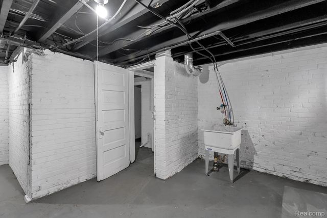 951 E Grand Boulevard, Detroit, MI 48207