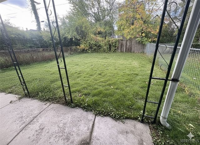 68 Baxter Street, Buffalo, NY 14207