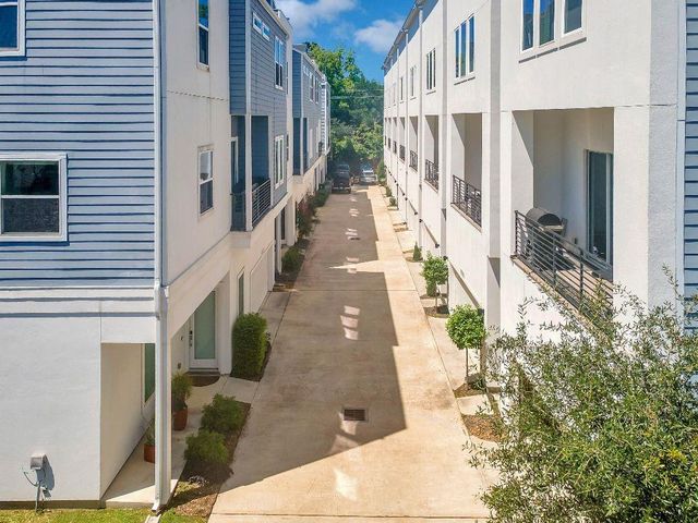 808 Fisher A, Houston, TX 77018