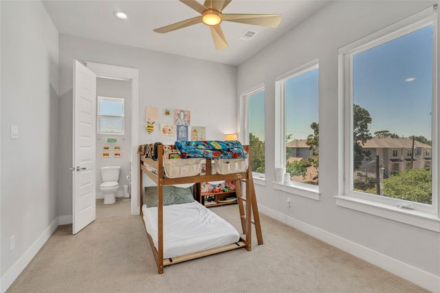 808 Fisher A, Houston, TX 77018