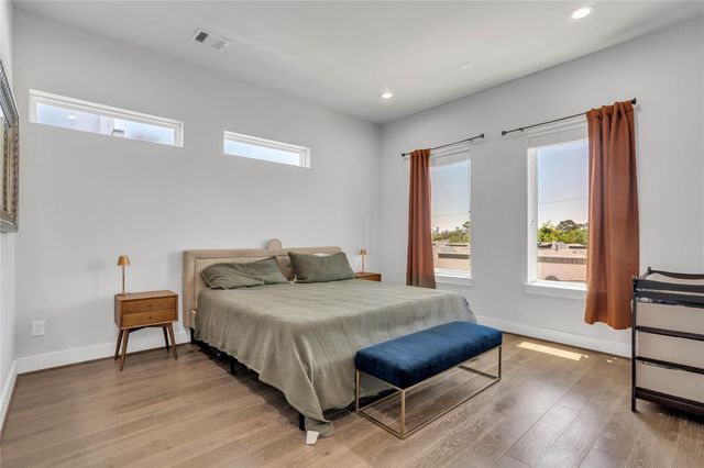 808 Fisher A, Houston, TX 77018
