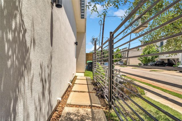 808 Fisher A, Houston, TX 77018