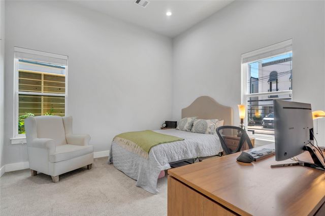 808 Fisher A, Houston, TX 77018