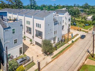 808 Fisher A, Houston, TX 77018