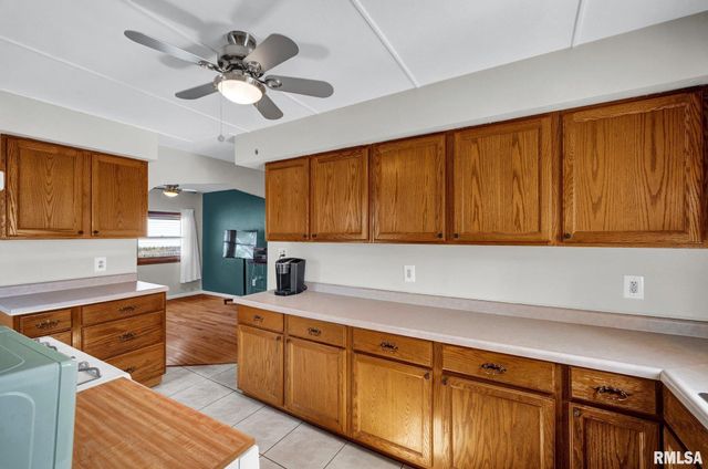 1212 ROYAL Avenue, Pekin, IL 61554