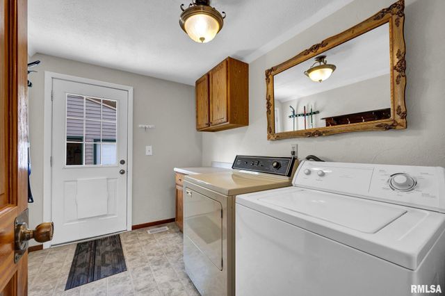 1212 ROYAL Avenue, Pekin, IL 61554