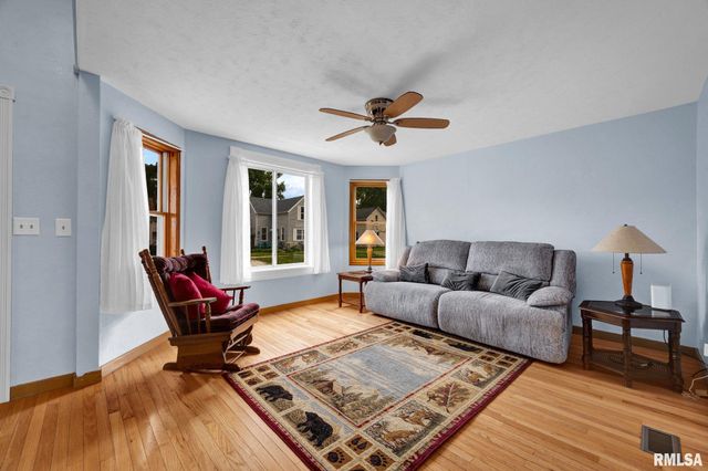 1212 ROYAL Avenue, Pekin, IL 61554