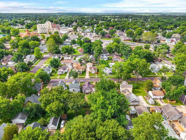 1212 ROYAL Avenue, Pekin, IL 61554