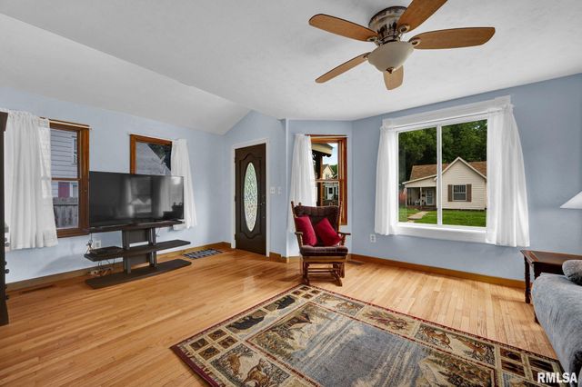 1212 ROYAL Avenue, Pekin, IL 61554