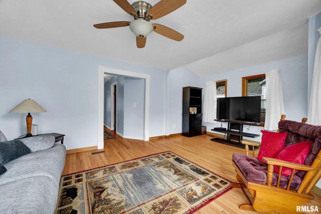 1212 ROYAL Avenue, Pekin, IL 61554