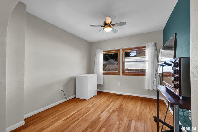 1212 ROYAL Avenue, Pekin, IL 61554