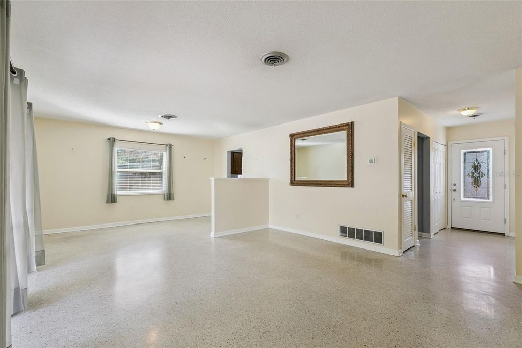 Image 7 of property listing at 521 MASON STREET, Altamonte Springs, FL 32701