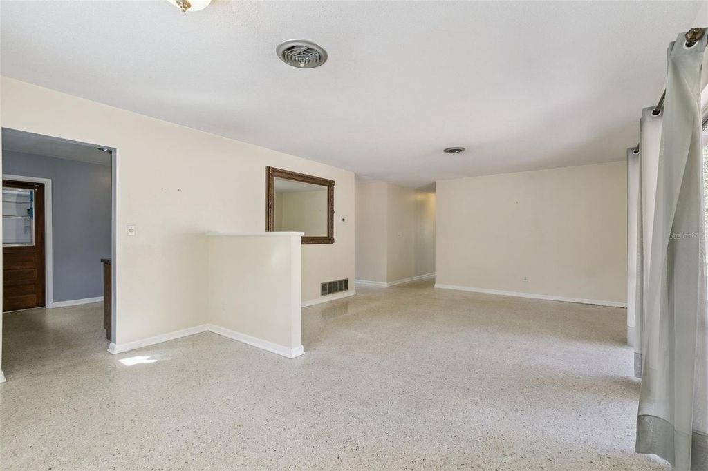 Image 8 of property listing at 521 MASON STREET, Altamonte Springs, FL 32701