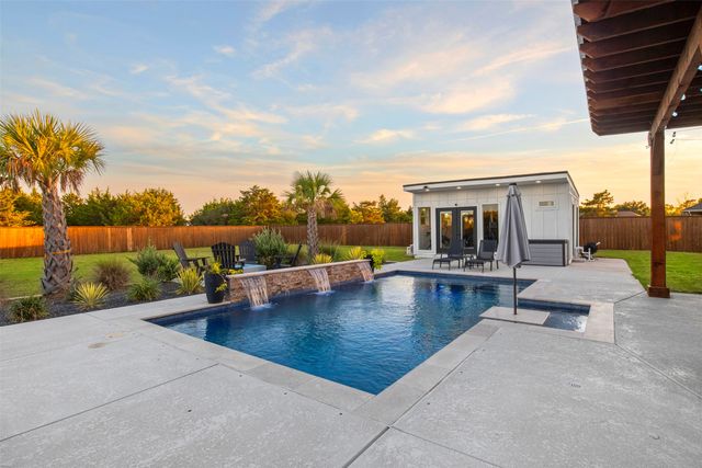 1220 Lynn Way, Waxahachie, TX 75165