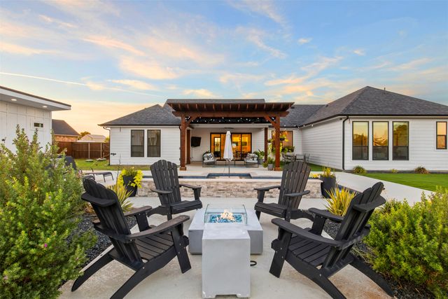 1220 Lynn Way, Waxahachie, TX 75165