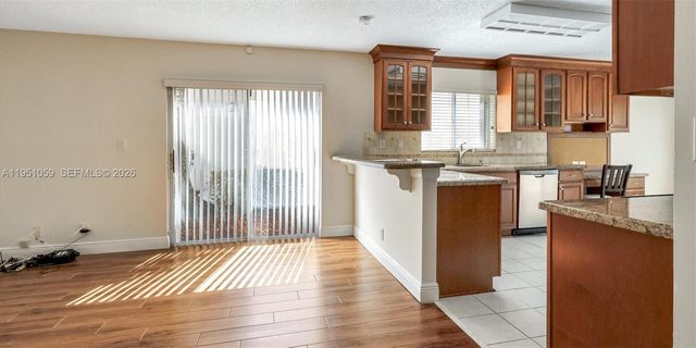 1110 NW 108th Ave, Plantation, FL 33322