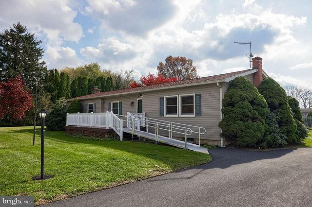 104 HORSESHOE DR, Annville, PA 17003