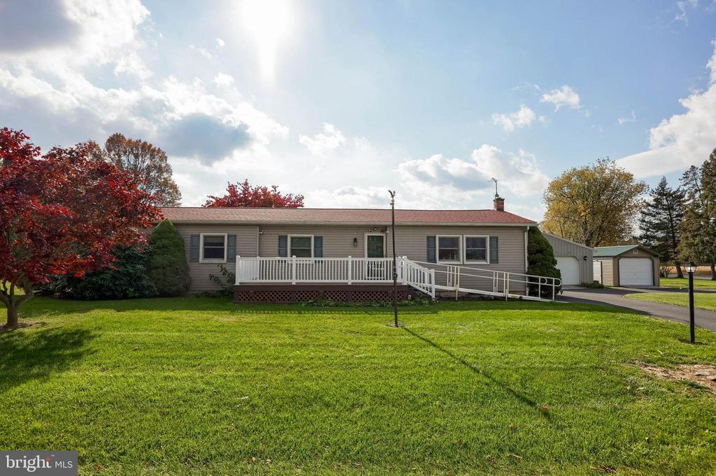 104 HORSESHOE DR, Annville, PA 17003