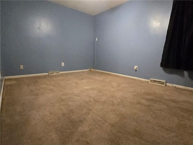 400 SE 21st Street, Oak Grove, MO 64075