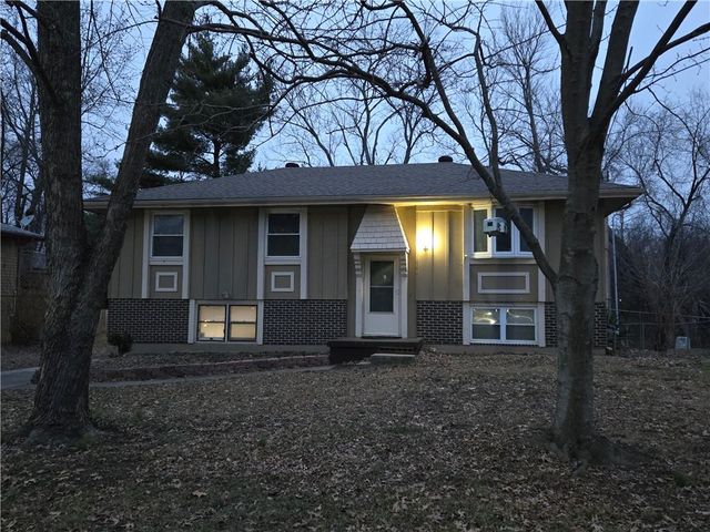 400 SE 21st Street, Oak Grove, MO 64075