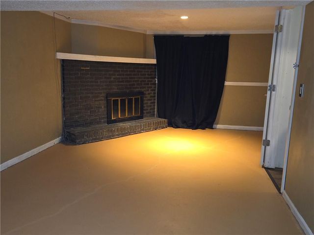 400 SE 21st Street, Oak Grove, MO 64075