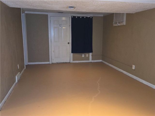 400 SE 21st Street, Oak Grove, MO 64075