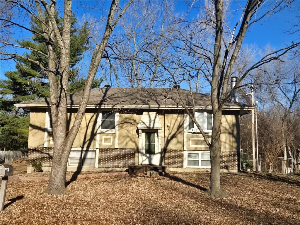 400 SE 21st Street, Oak Grove, MO 64075