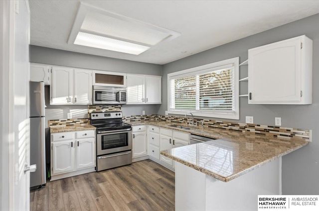 7718 Meadow Lane, La Vista, NE 68128