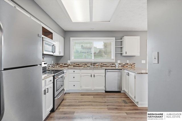 7718 Meadow Lane, La Vista, NE 68128