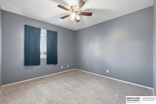 7718 Meadow Lane, La Vista, NE 68128