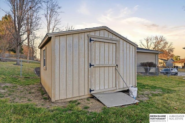 7718 Meadow Lane, La Vista, NE 68128