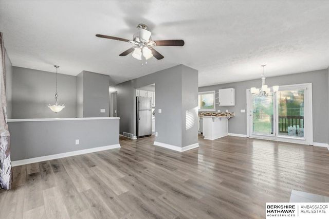 7718 Meadow Lane, La Vista, NE 68128