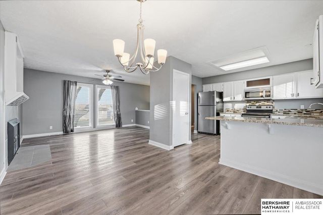 7718 Meadow Lane, La Vista, NE 68128