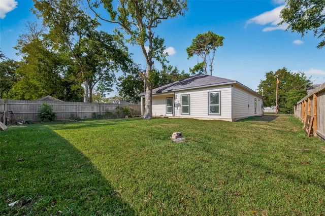 2609 Boss Street, La Marque, TX 77568