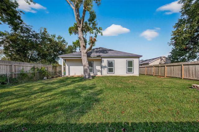 2609 Boss Street, La Marque, TX 77568