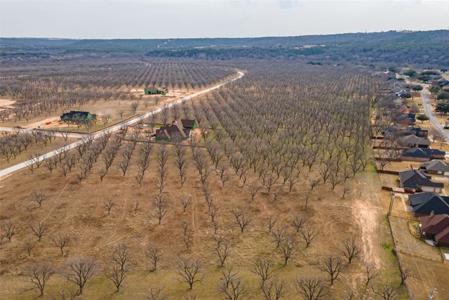 3119 E Landings S, Granbury, TX 76049