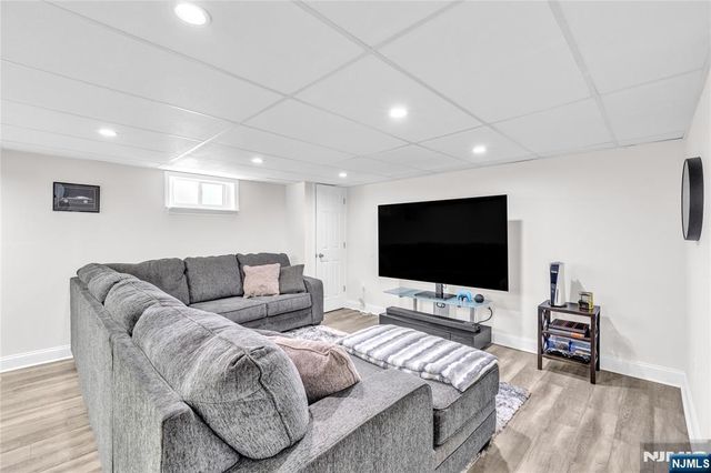 4-25 Boyd Avenue, Fair Lawn, NJ 07410